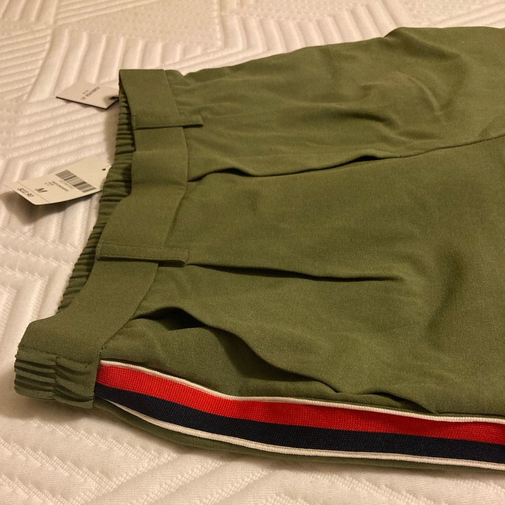 Green medium Forever 21 NWT pants